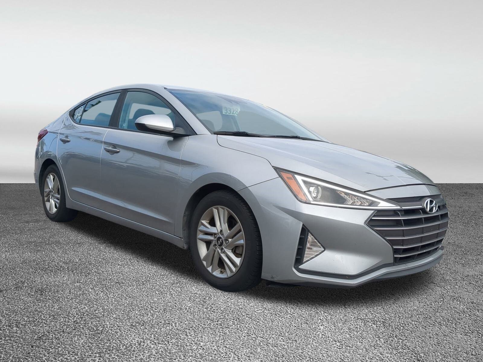 2020 Hyundai Elantra SEL photo 2