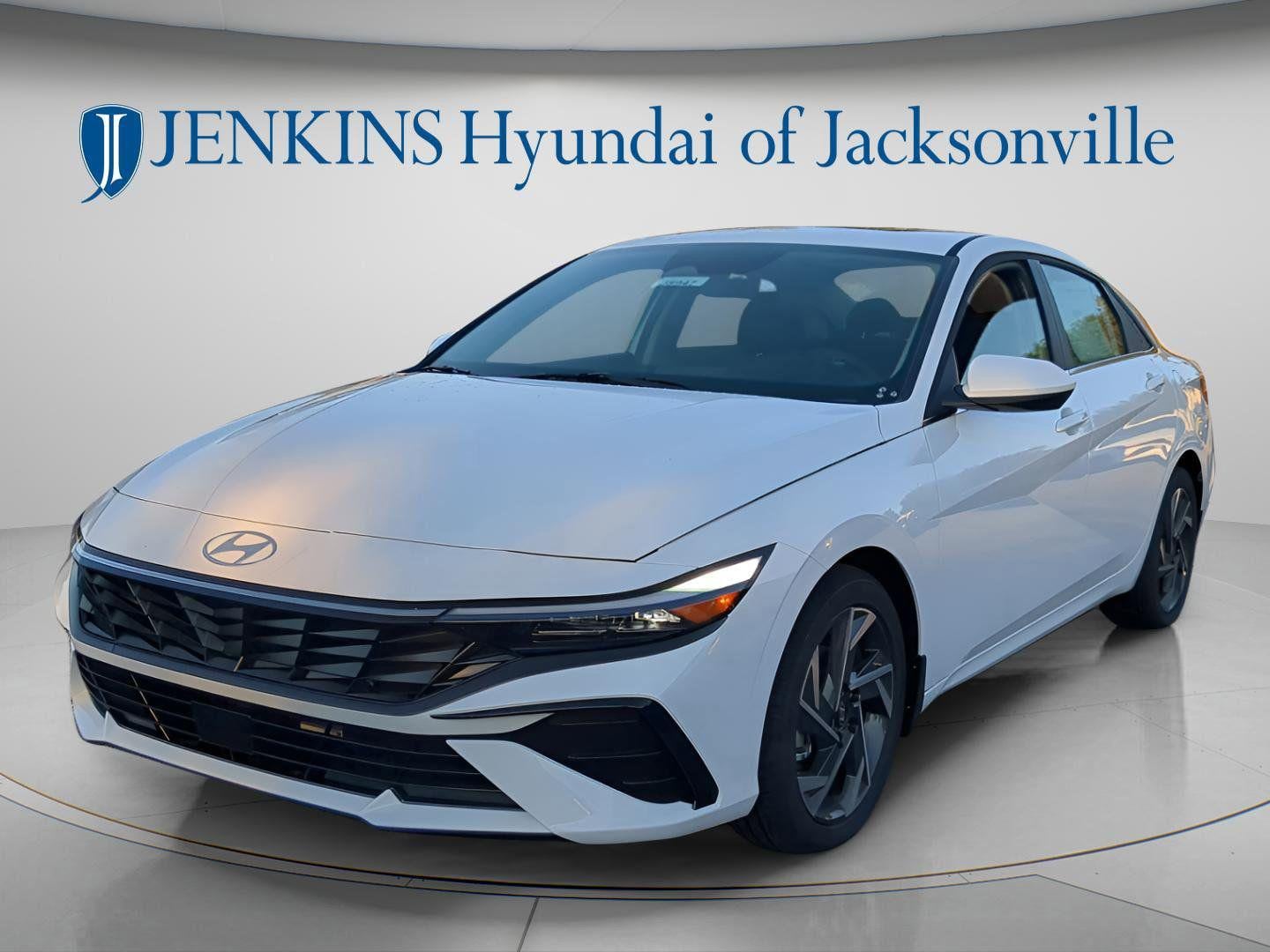 2025 Hyundai Elantra SEL - Photo 12