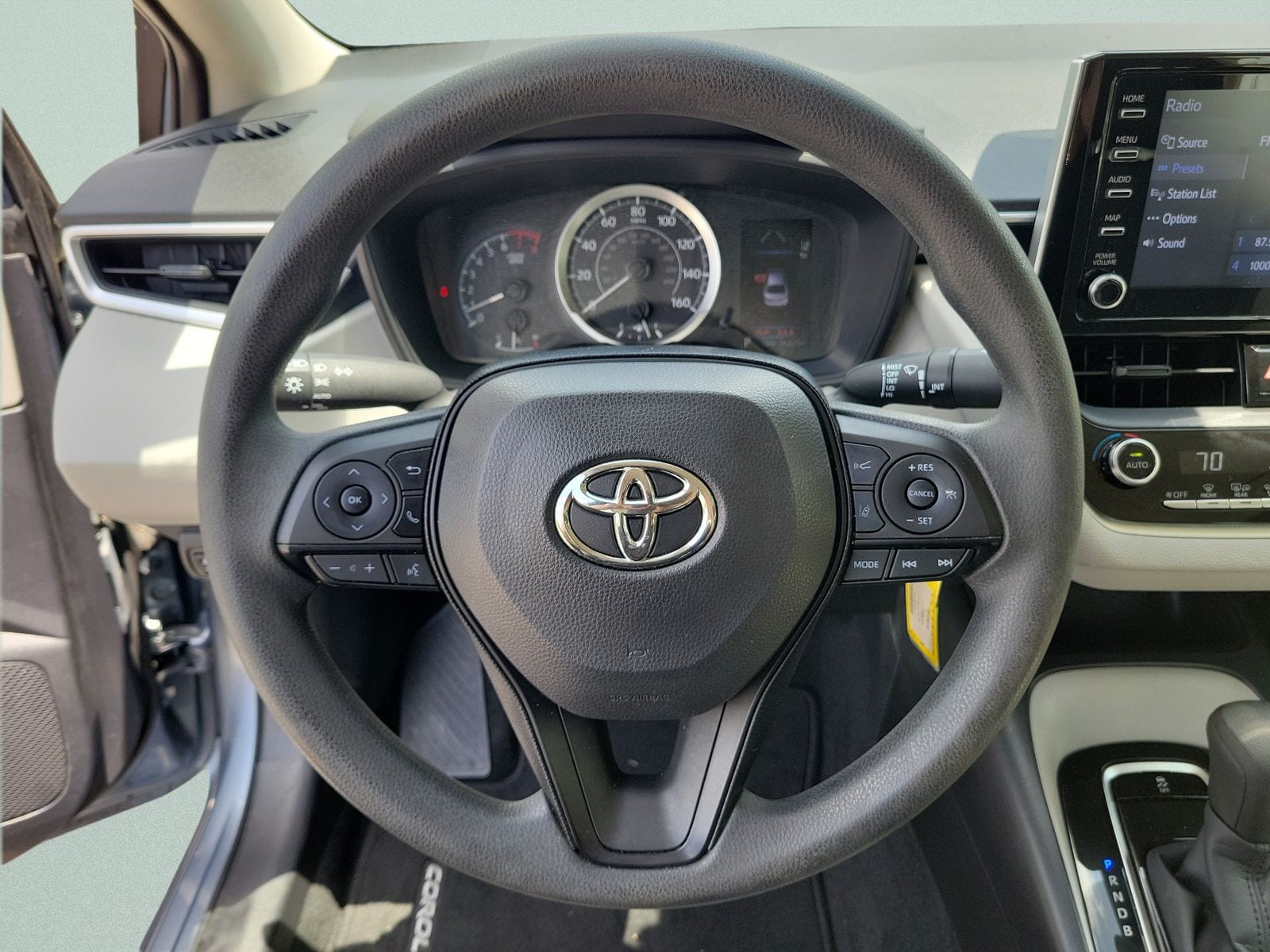 2020 Toyota Corolla LE - Photo 26