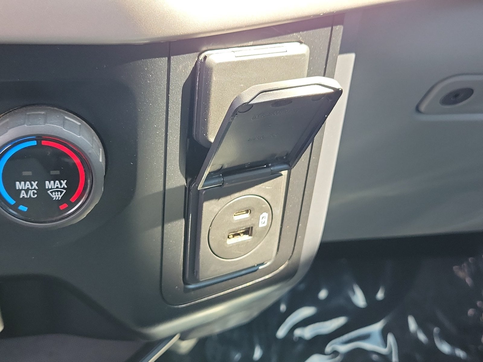 2023 Ford F-150 XLT - Photo 40
