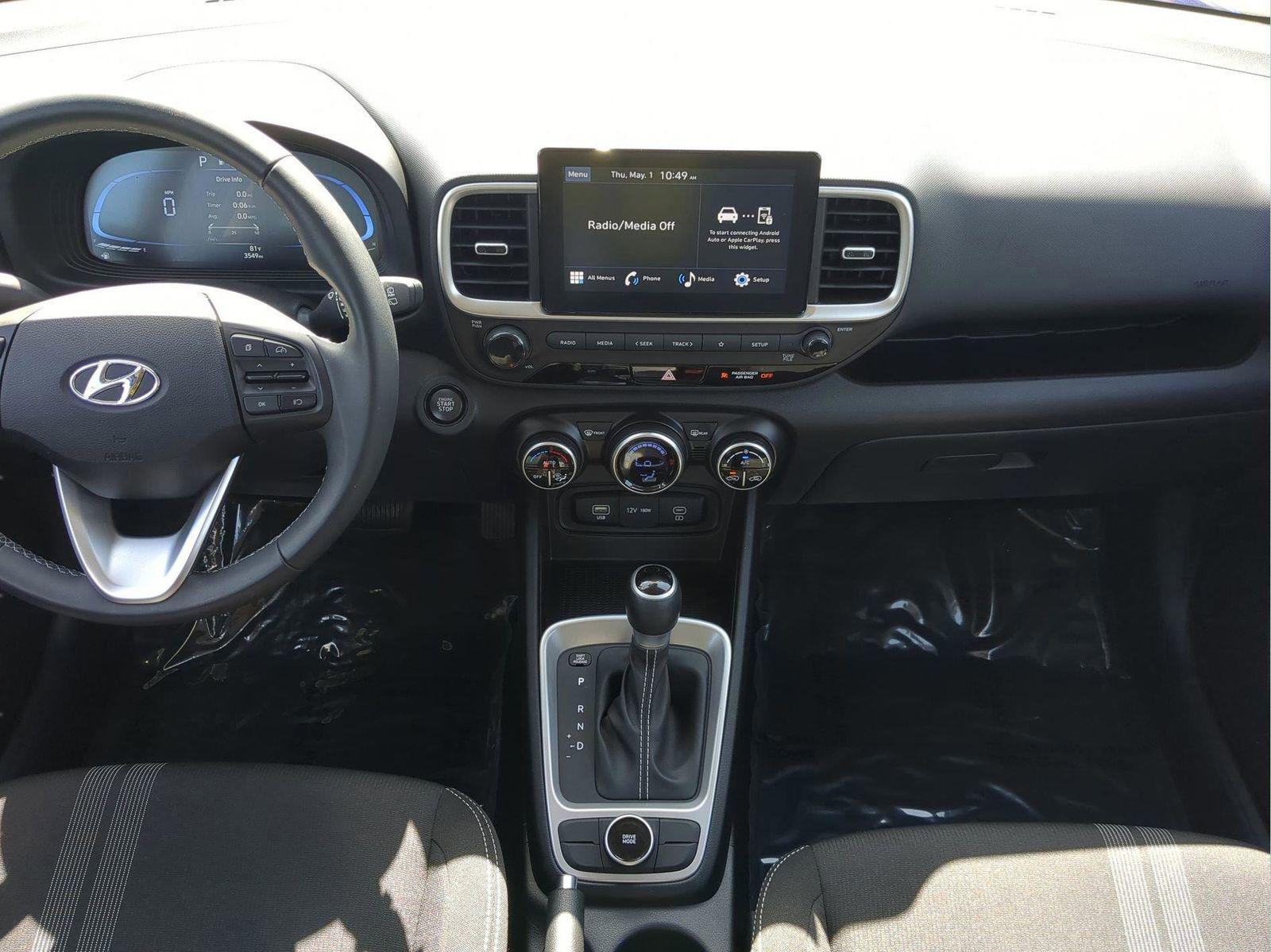 2025 Hyundai Venue SEL - Photo 20