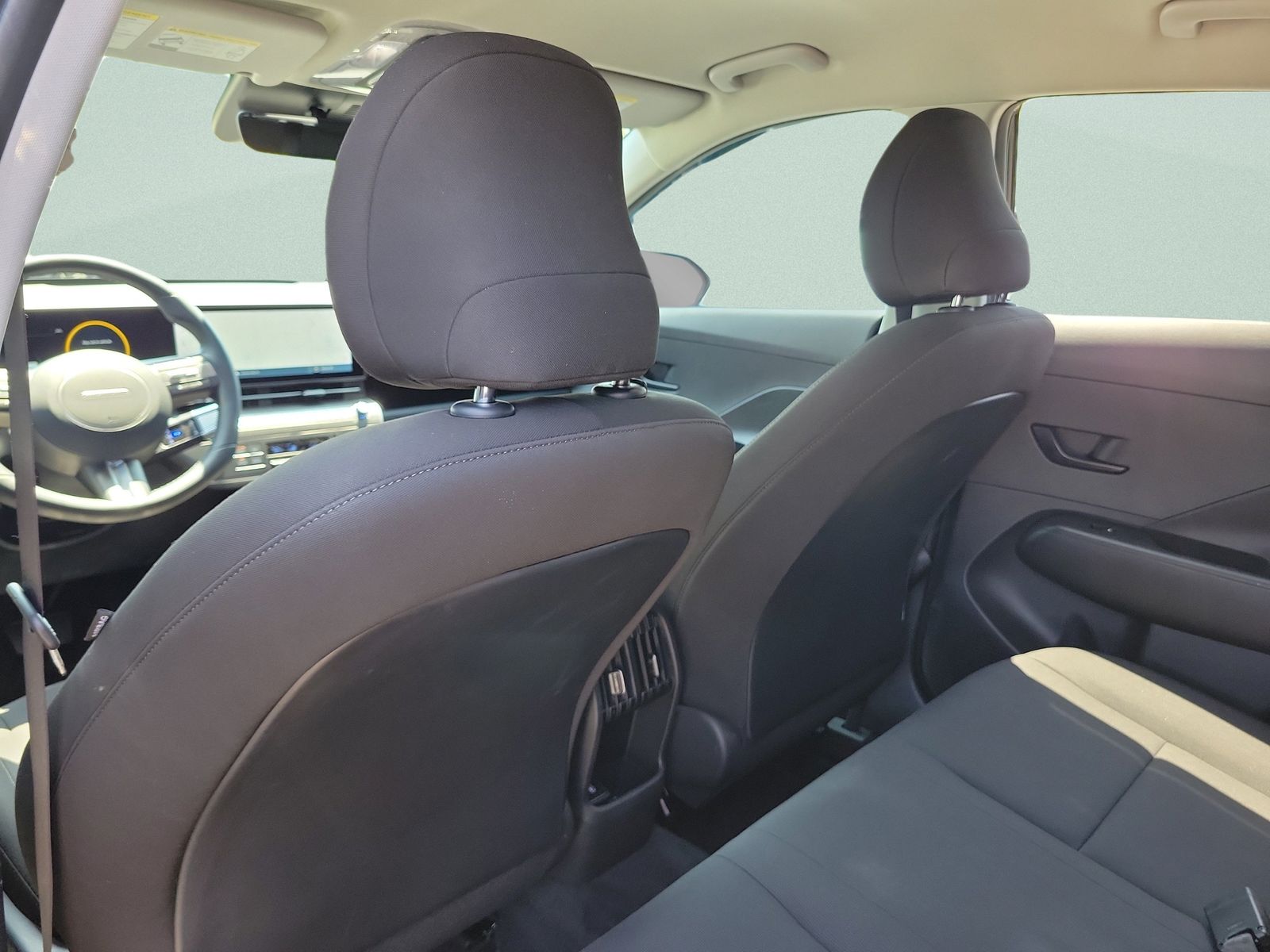 2025 Hyundai Kona SEL Convenience - Photo 17