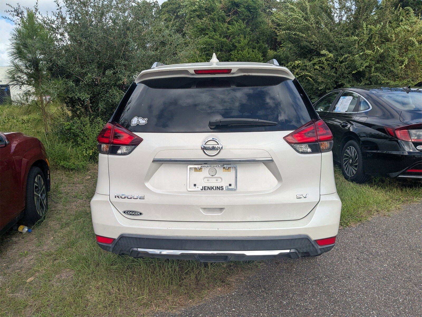 2018 Nissan Rogue SV photo 3