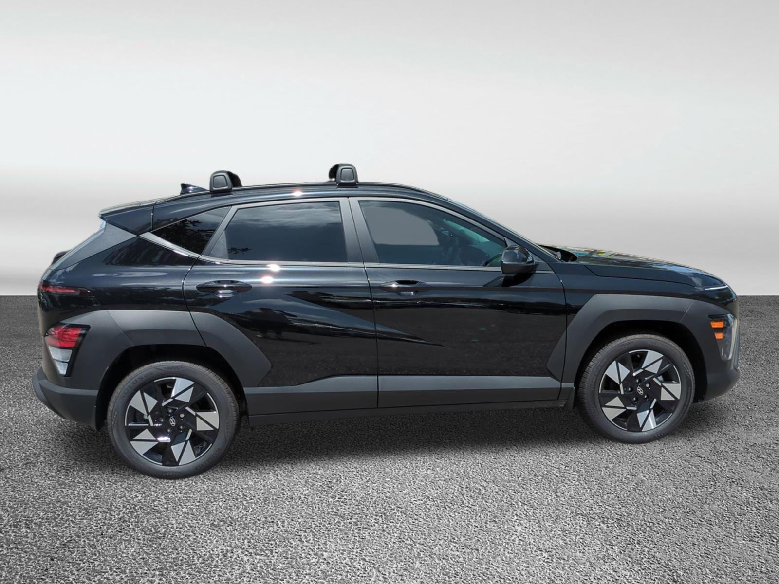2025 Hyundai Kona SEL photo 2