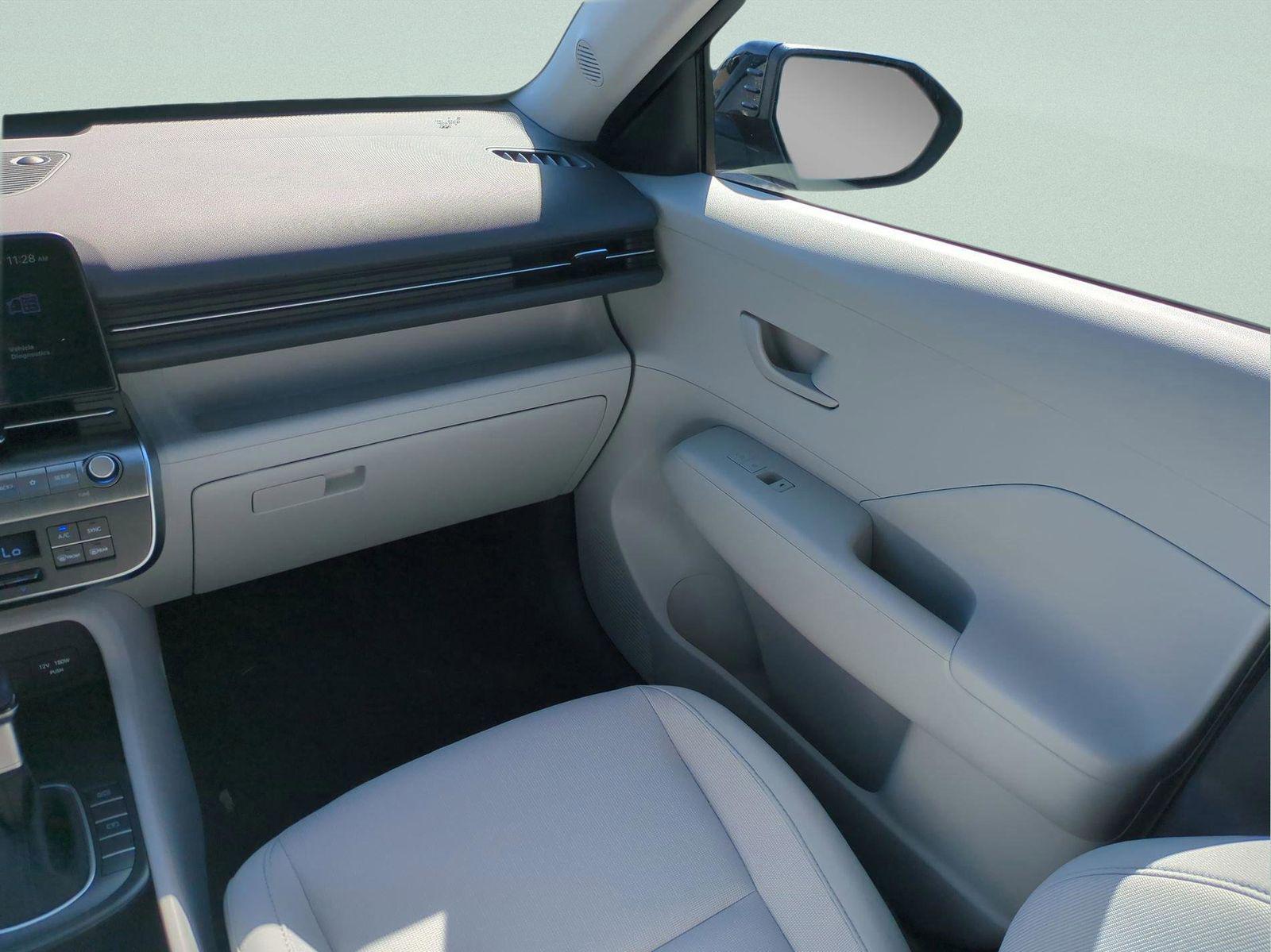 2025 Hyundai Kona SEL - Photo 21