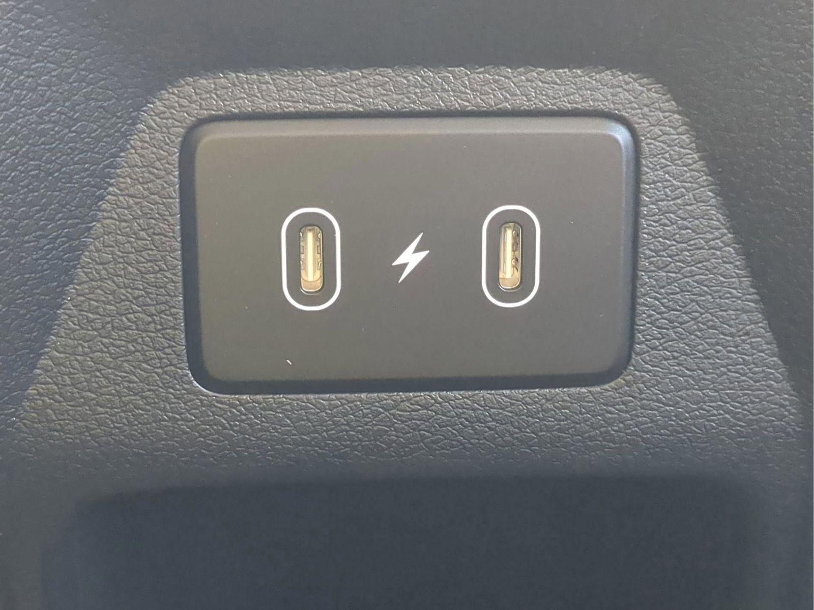 2025 Hyundai Venue SEL - Photo 18