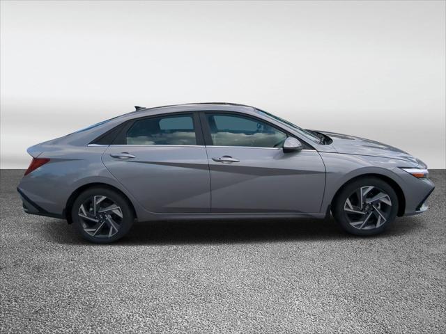2025 Hyundai Elantra SEL Convenience photo 2