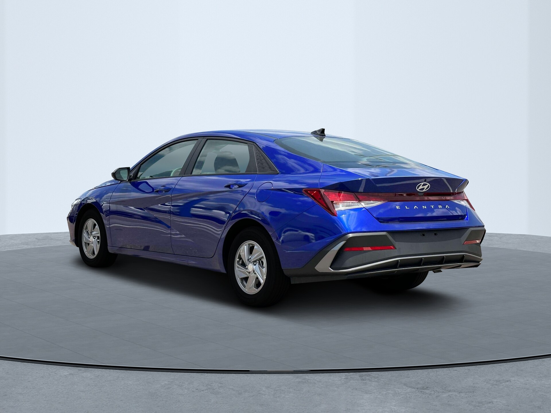 2025 Hyundai Elantra SE photo 4