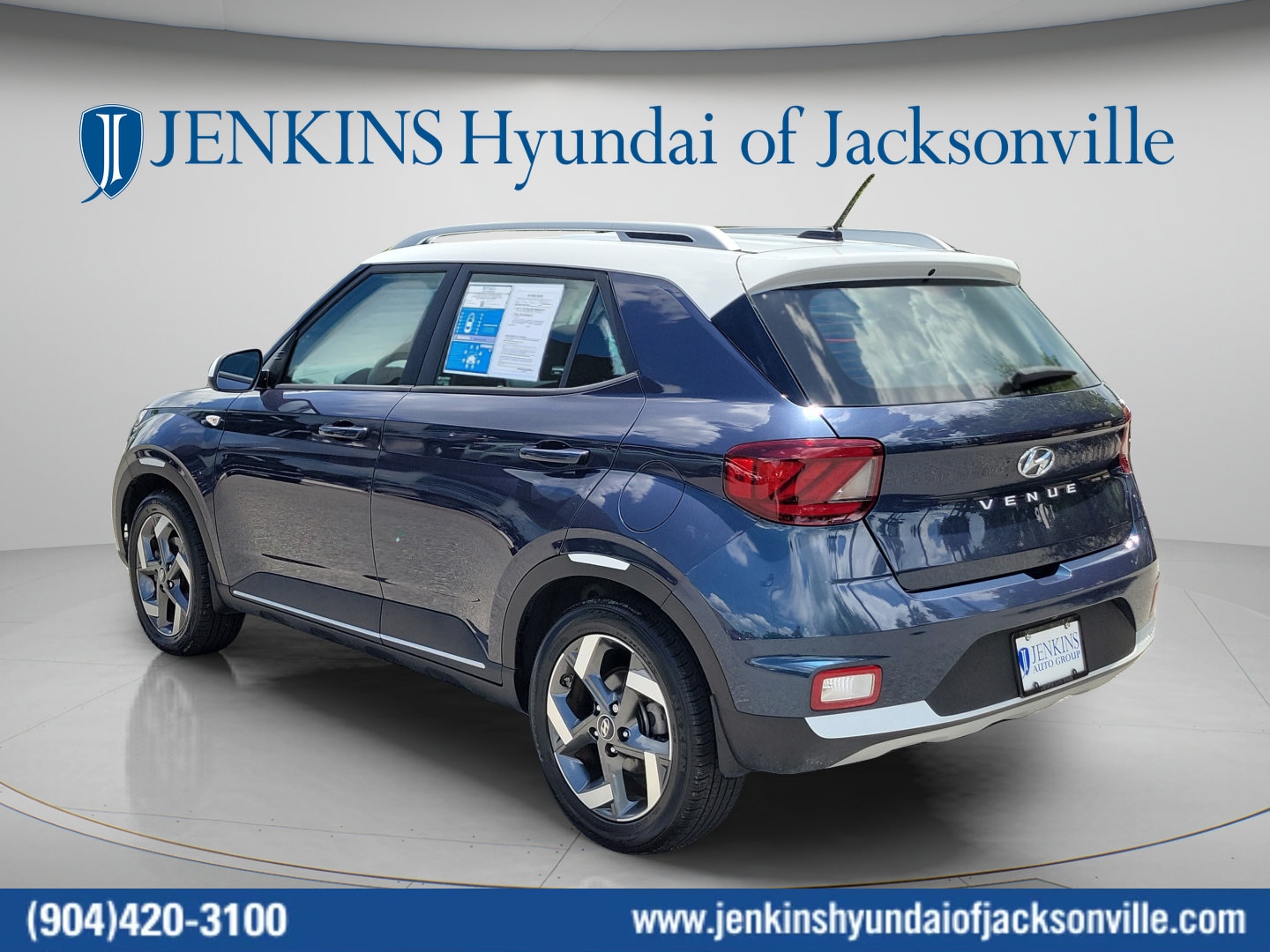 2023 Hyundai Venue Limited - Photo 6