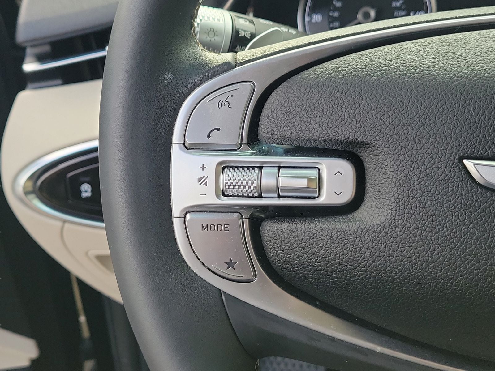 2023 GENESIS GV70 Standard - Photo 30