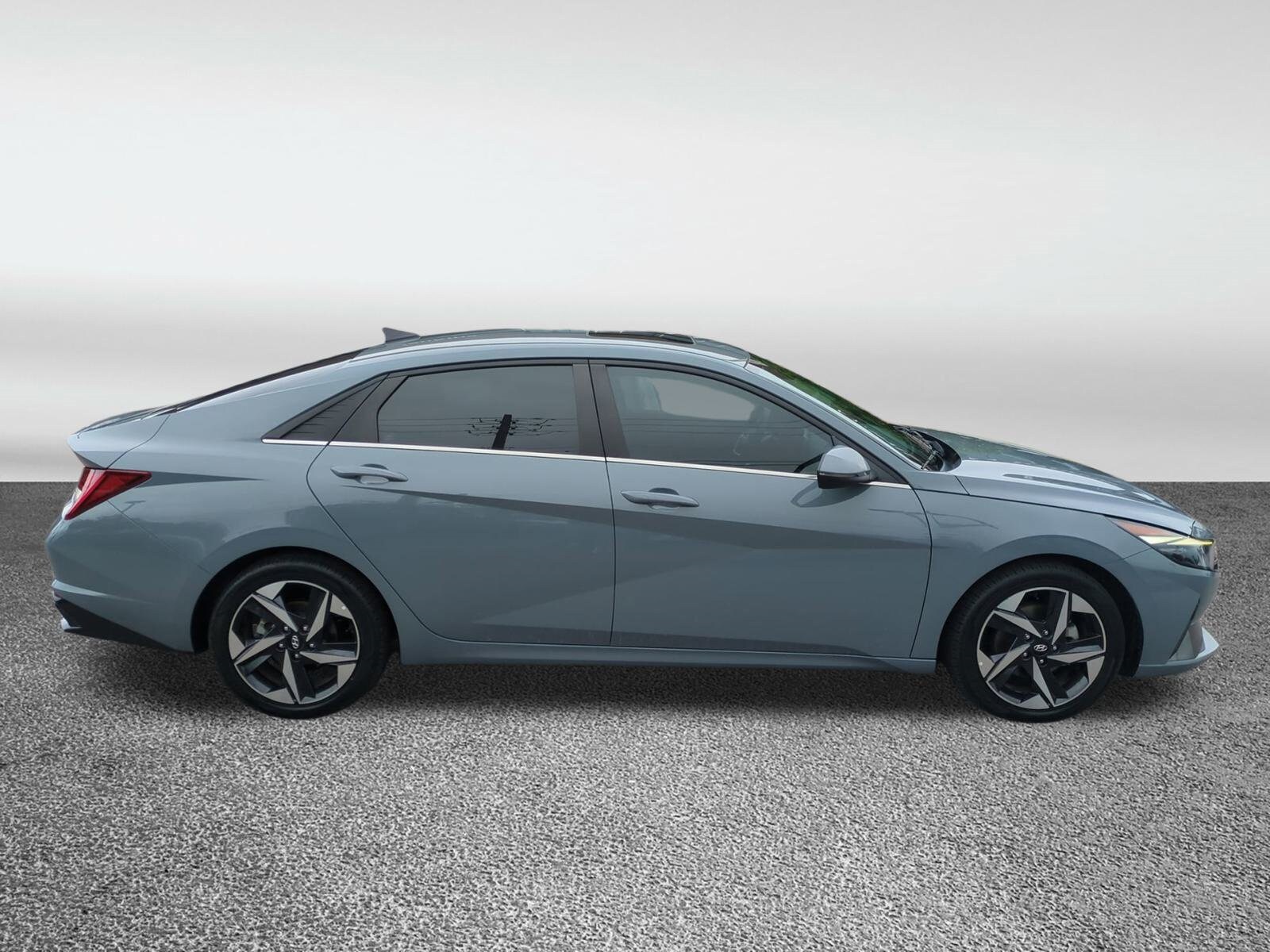 2023 Hyundai Elantra Limited photo 3