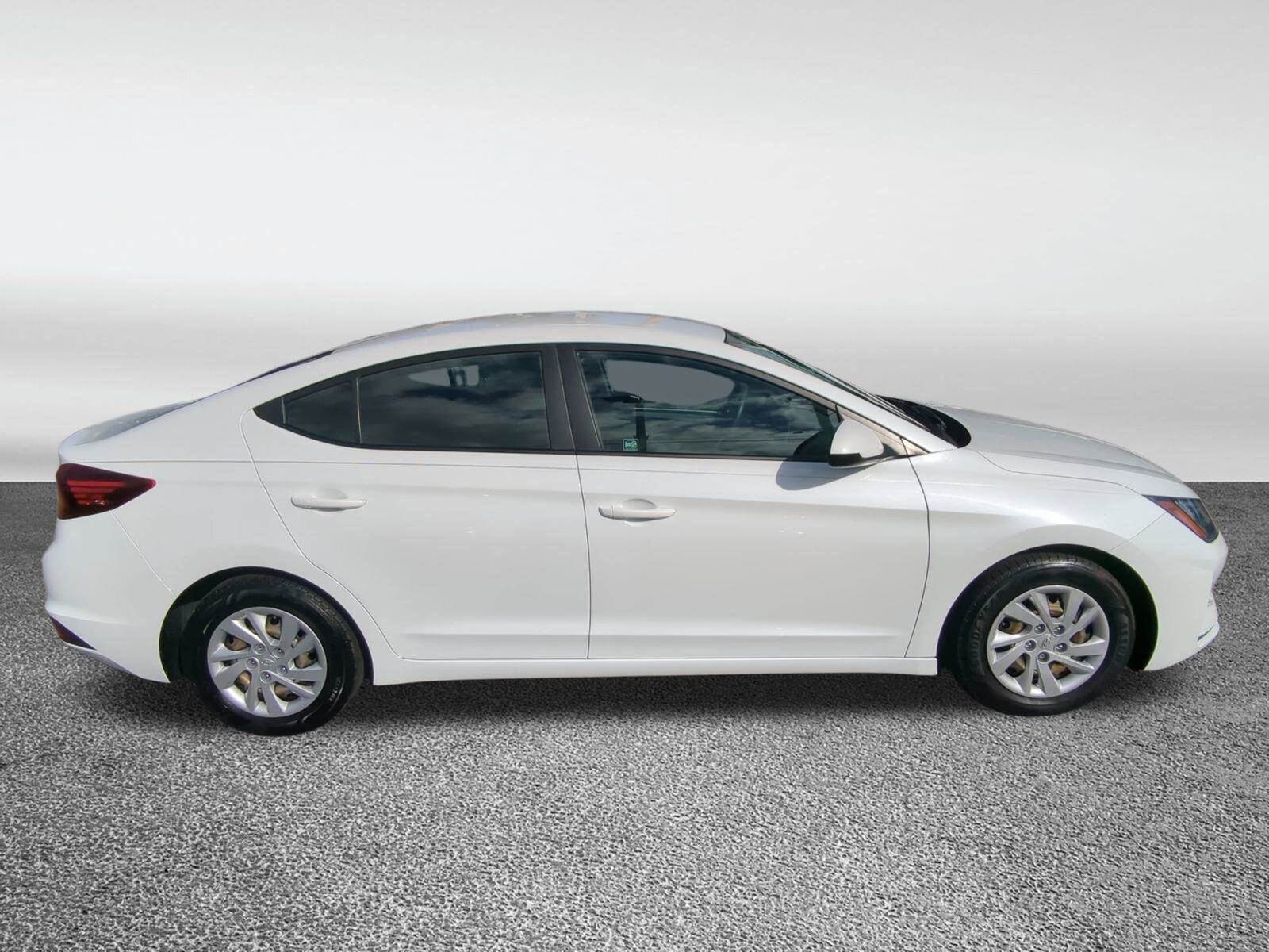 2019 Hyundai Elantra SE photo 2