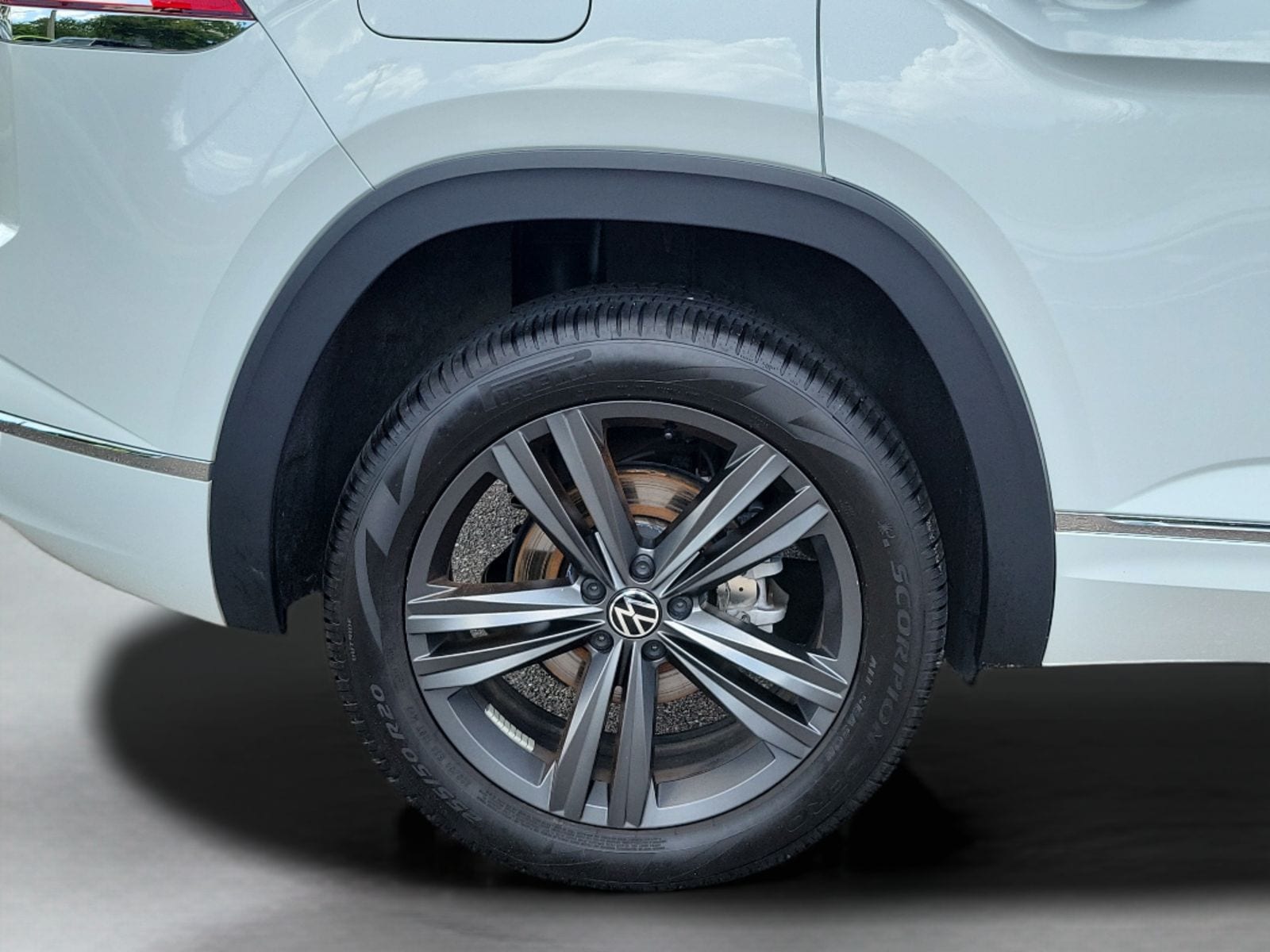 2021 Volkswagen Atlas Cross Sport SE w/Tech R-Line - Photo 17