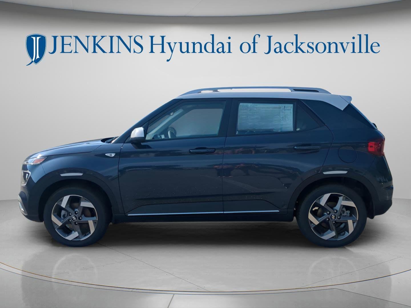 2025 Hyundai Venue Limited - Photo 10