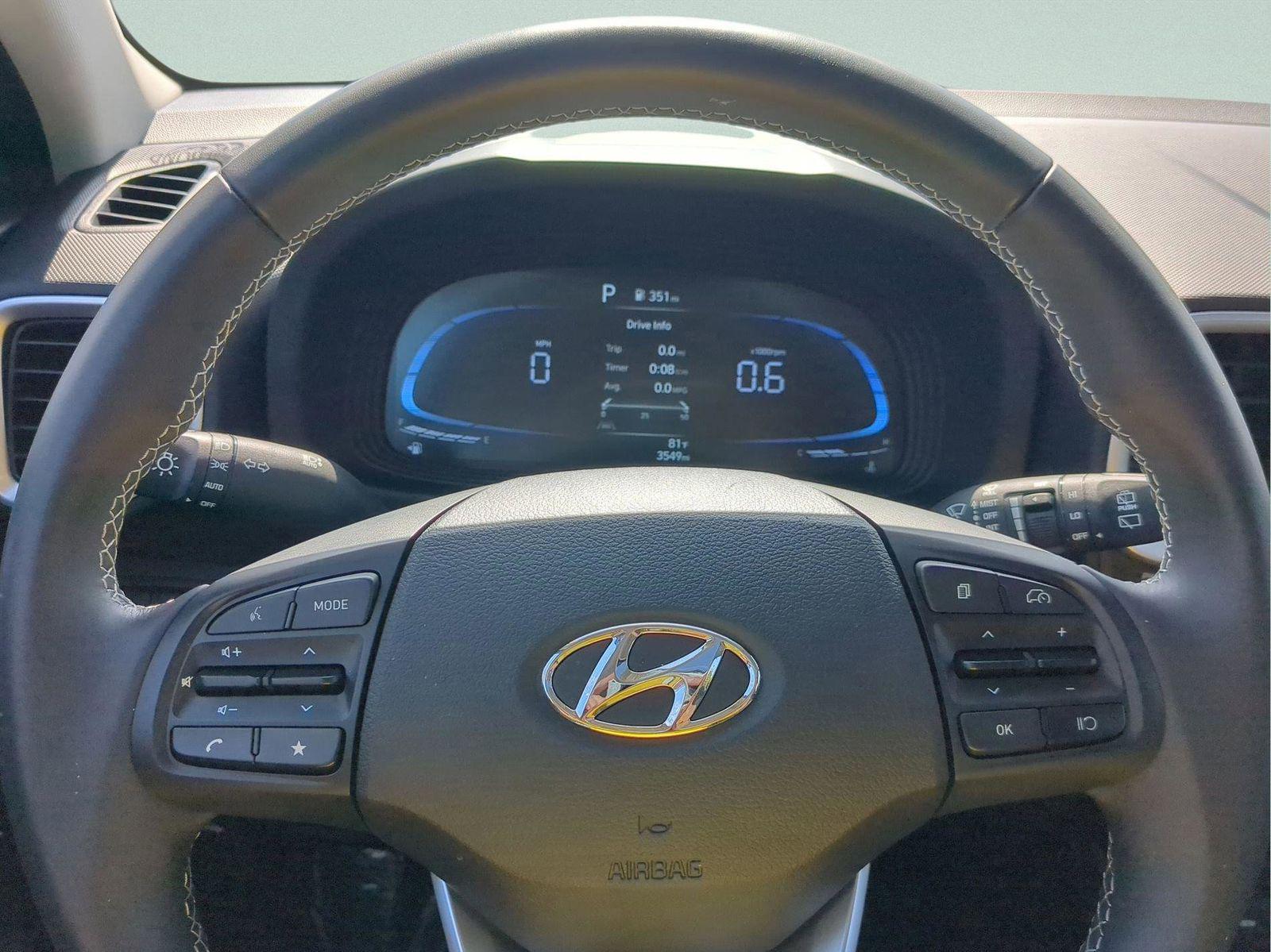 2025 Hyundai Venue SEL - Photo 32