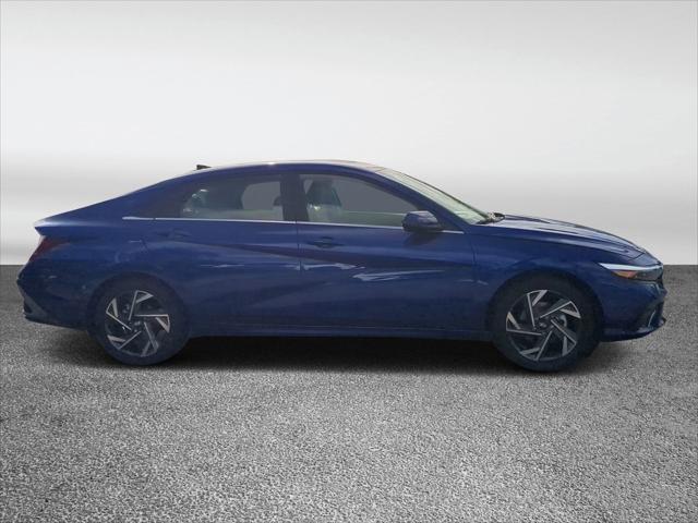 2025 Hyundai Elantra Limited photo 2