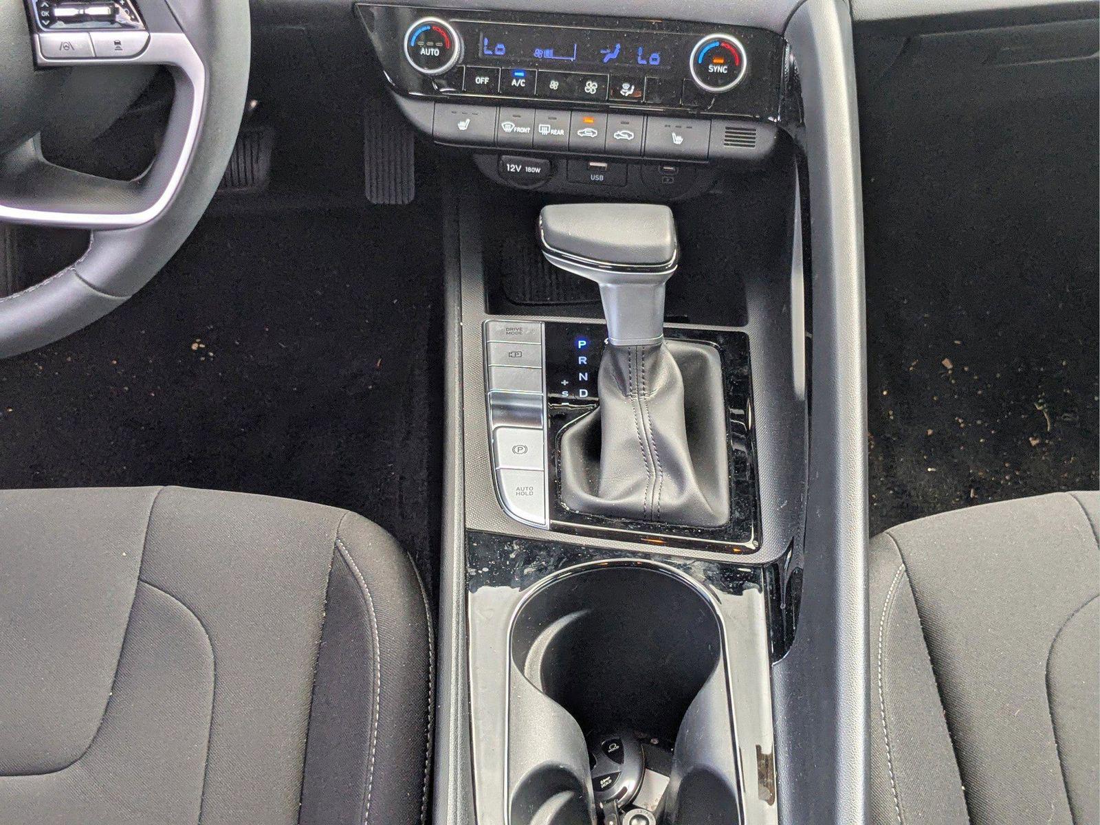 2025 Hyundai Elantra SEL - Photo 19