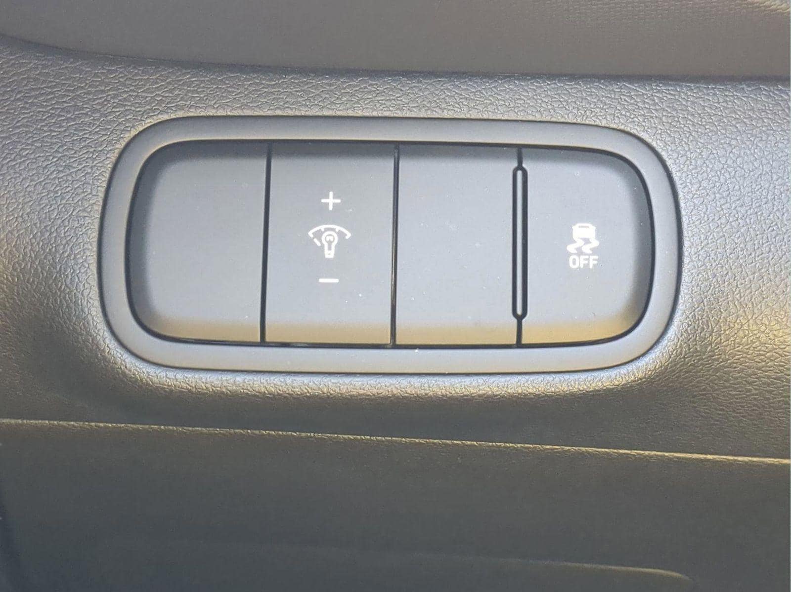 2025 Hyundai Venue SEL - Photo 27