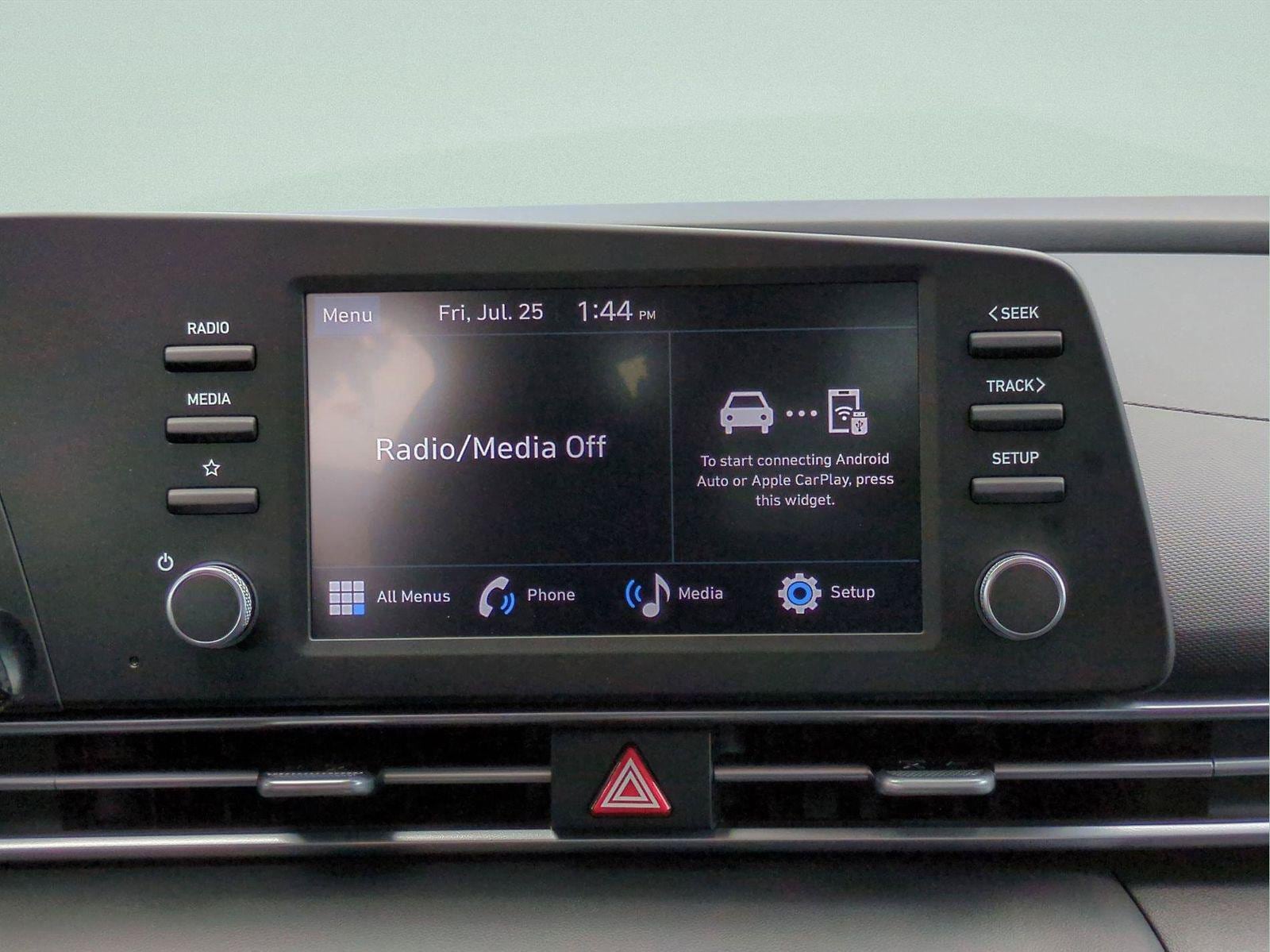 2025 Hyundai Elantra SE - Photo 24