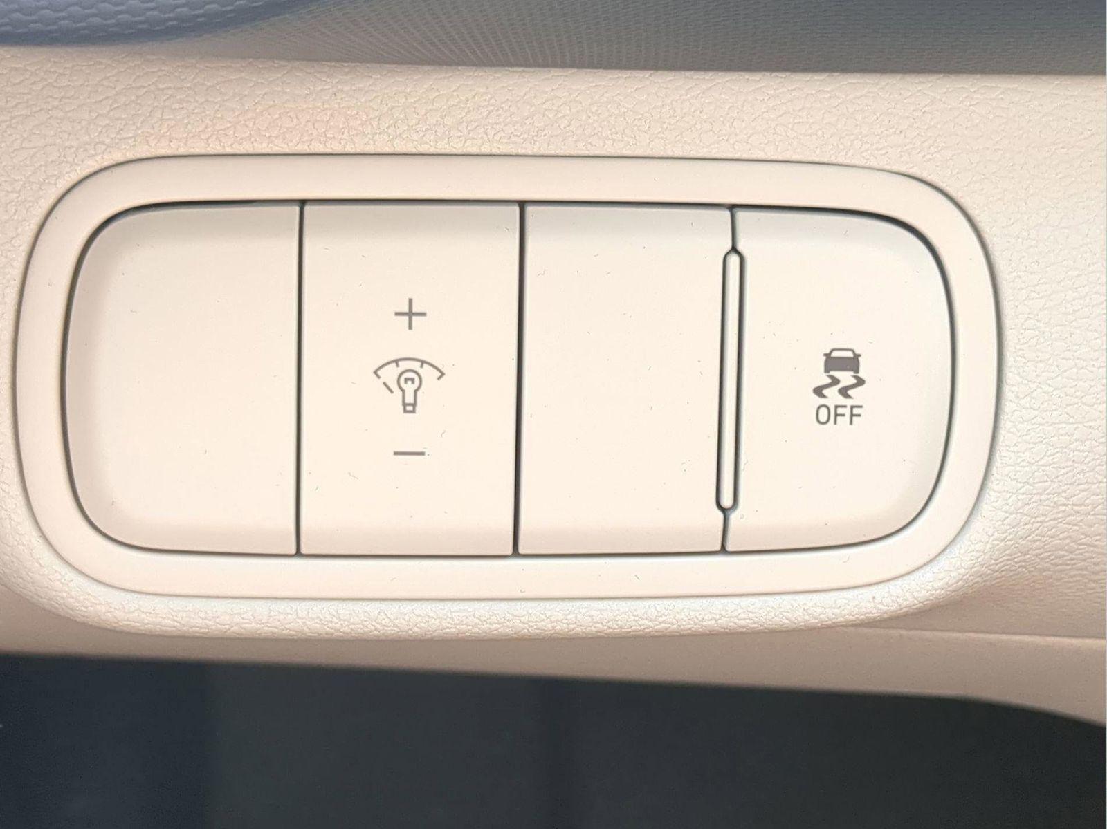 2025 Hyundai Venue Limited - Photo 31