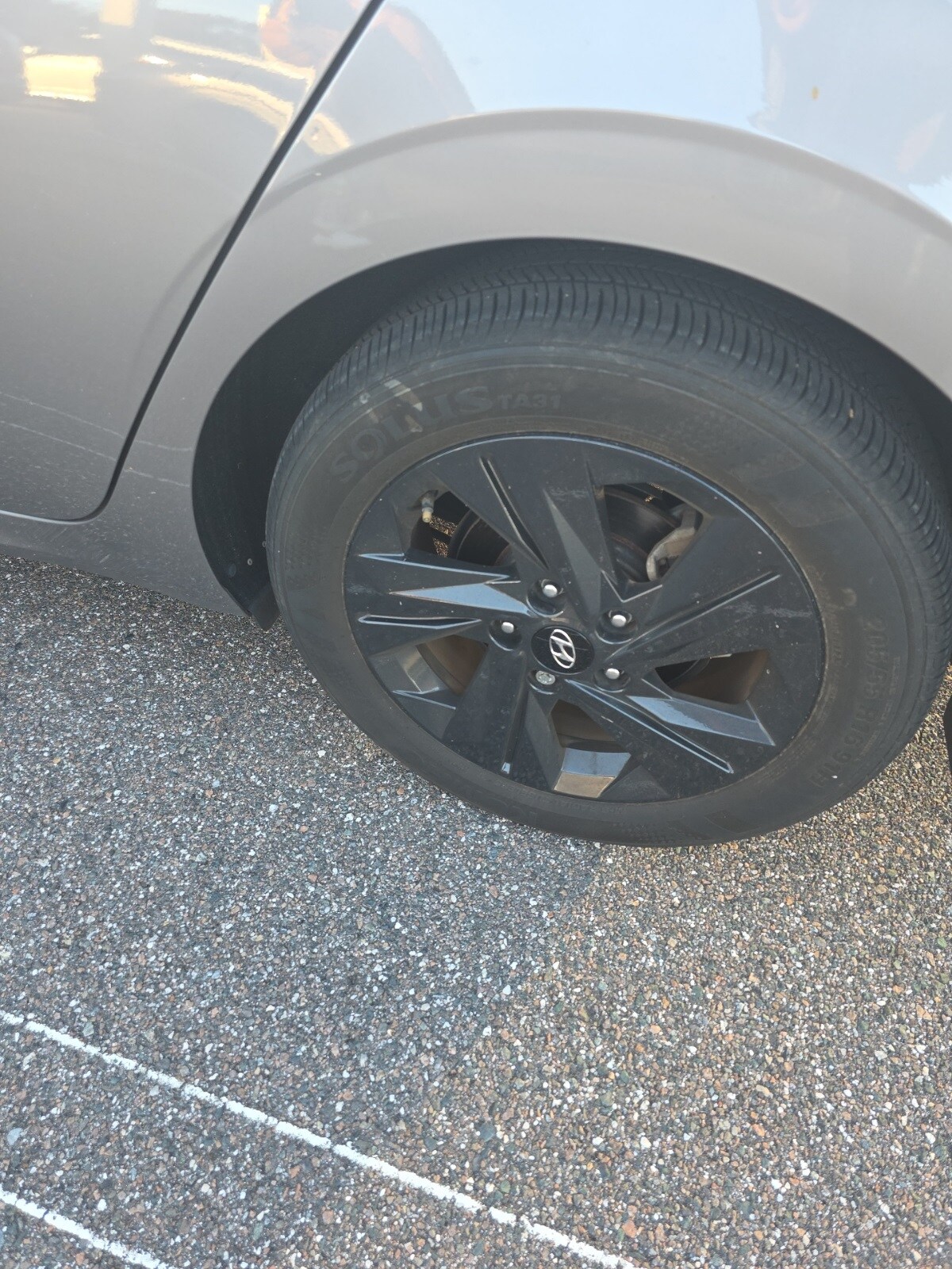 2023 Hyundai Elantra SEL photo 3