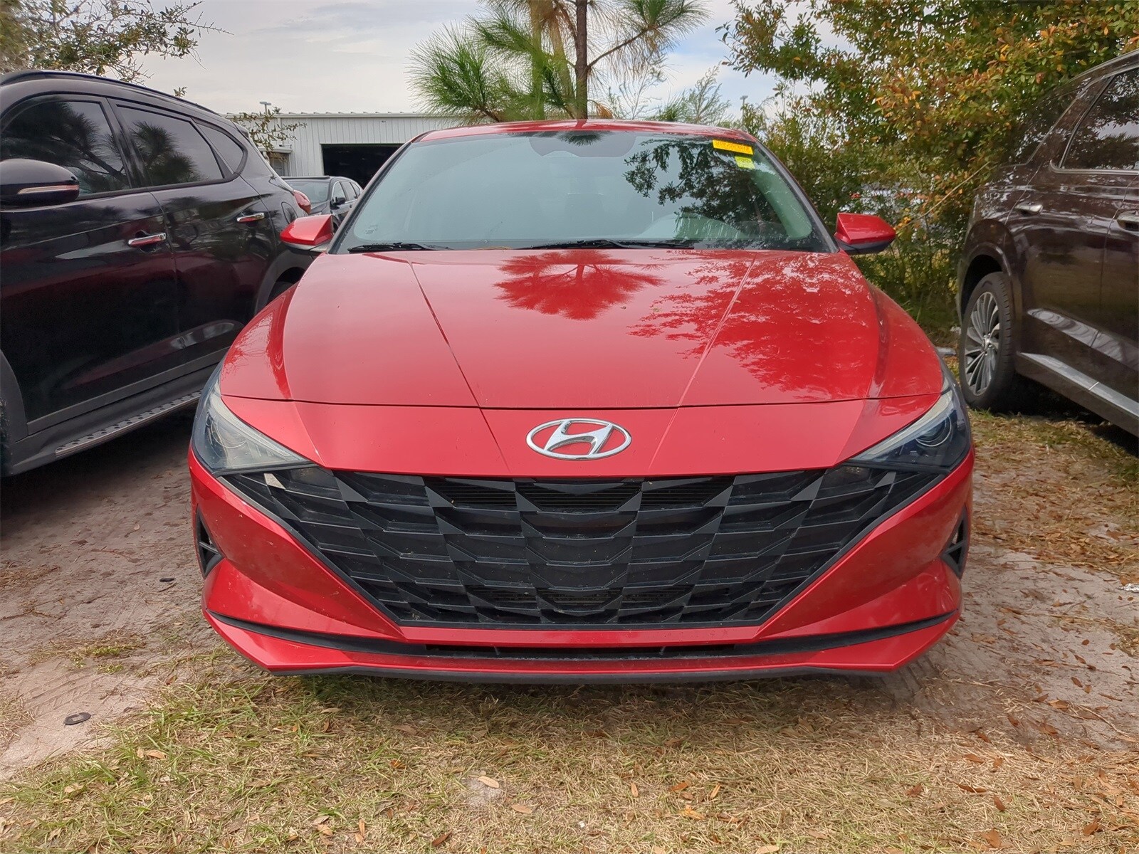 2022 Hyundai Elantra SEL photo 2