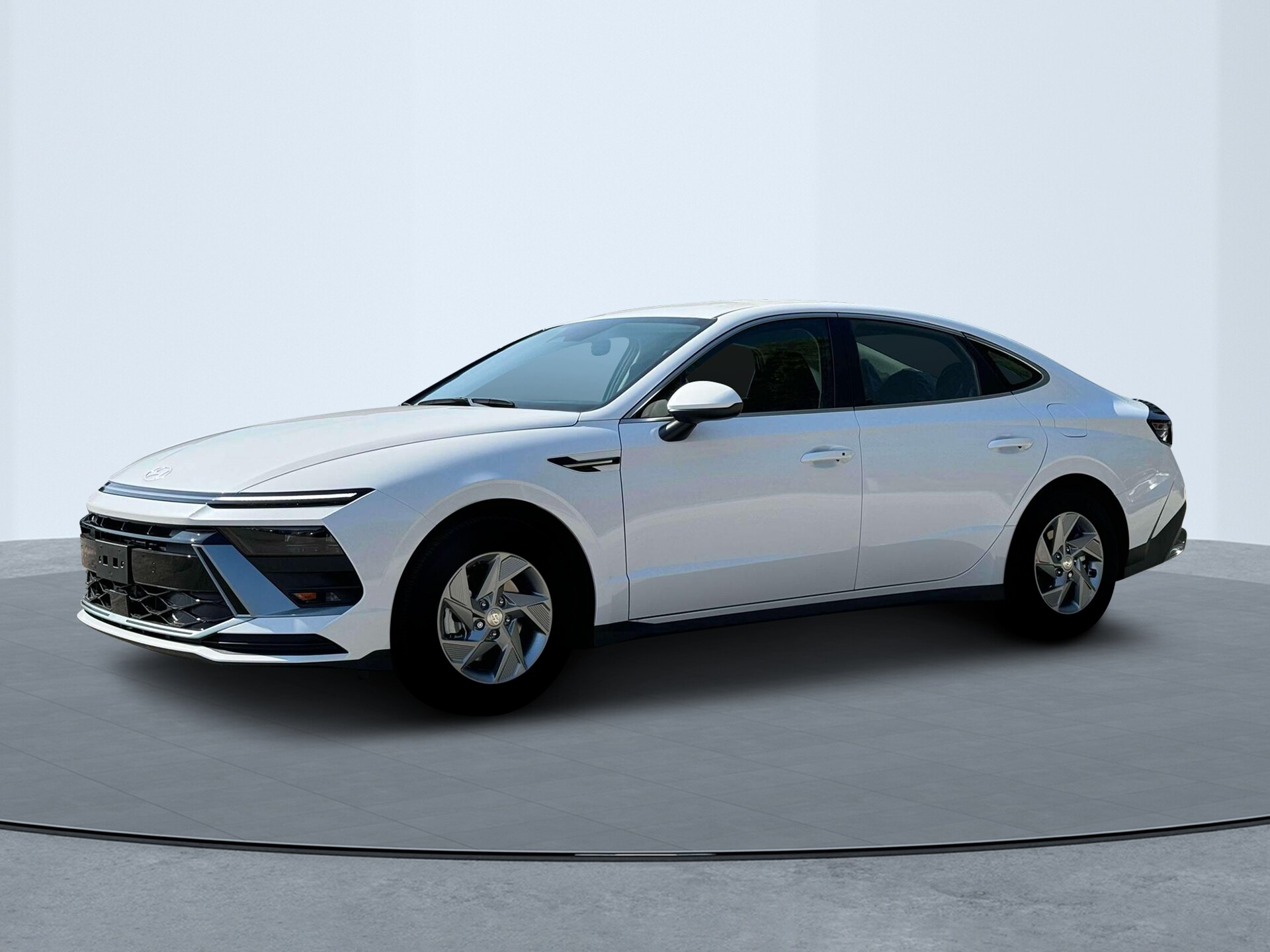 2026 Hyundai Sonata SE photo 2