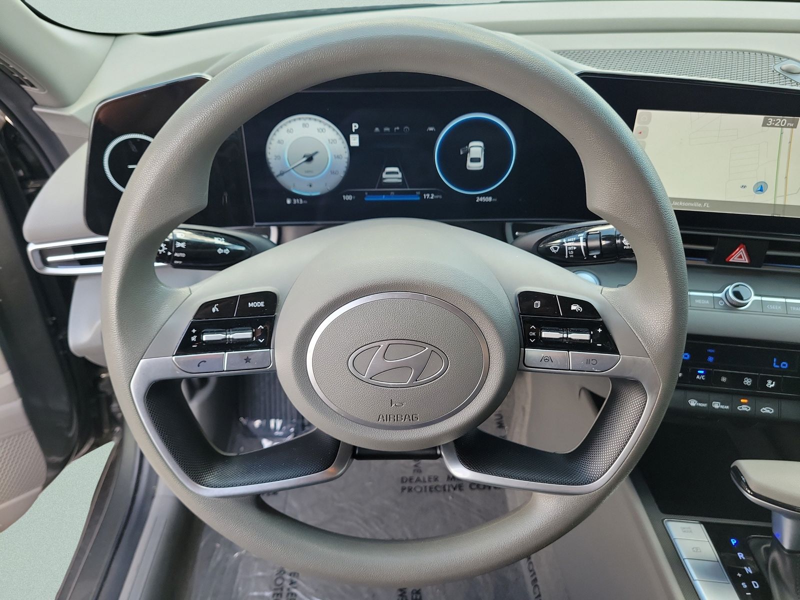 2024 Hyundai Elantra SEL - Photo 29
