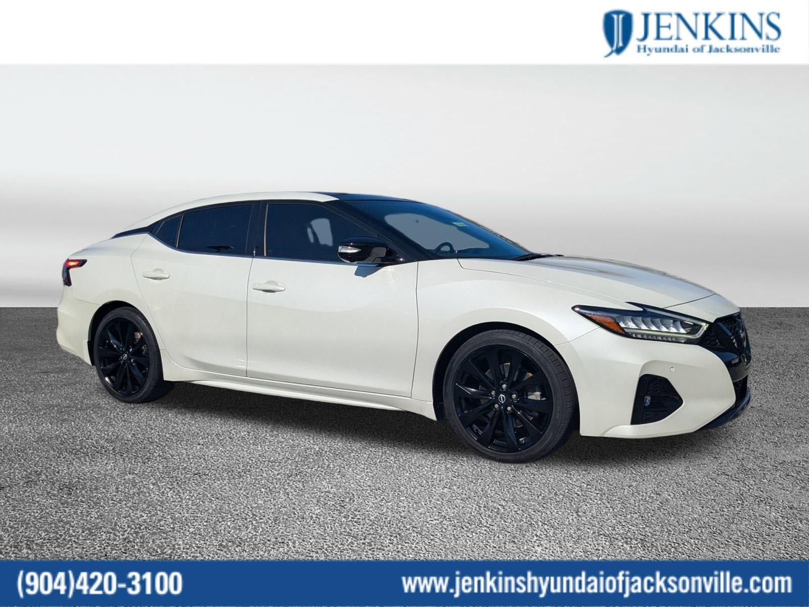 2023 Nissan Maxima SR's photo