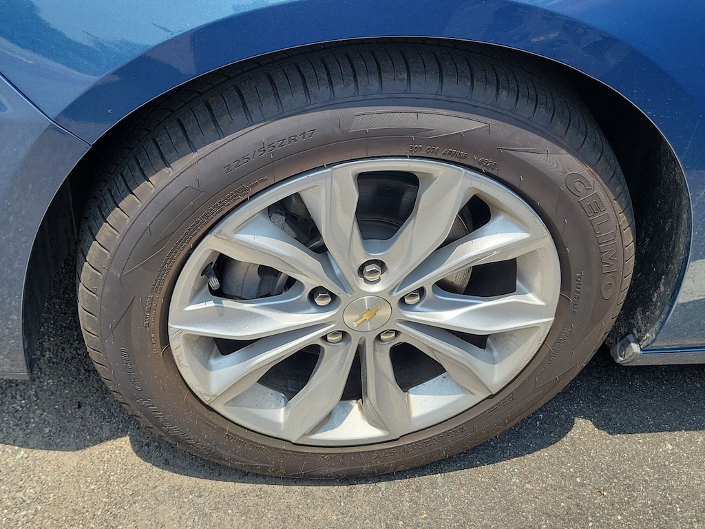 Used 2025 Chevrolet Malibu LT Sedan