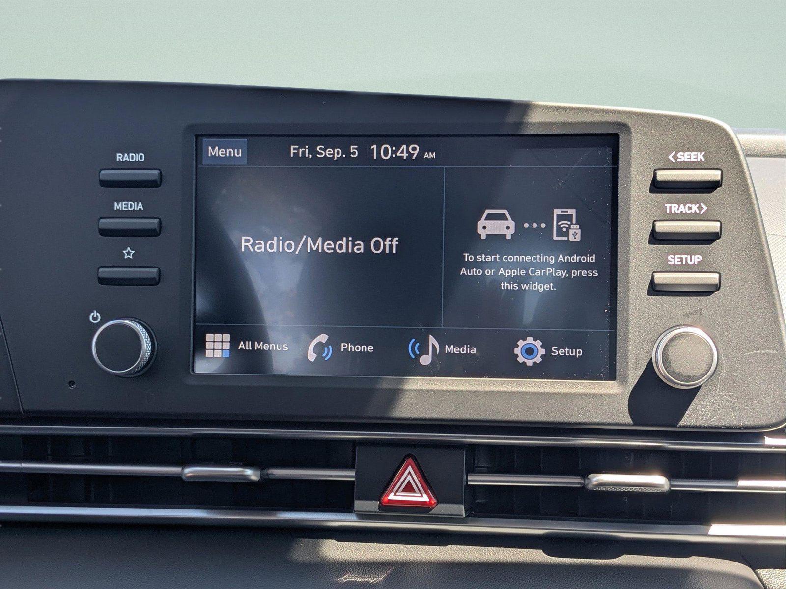 2025 Hyundai Elantra SE - Photo 18