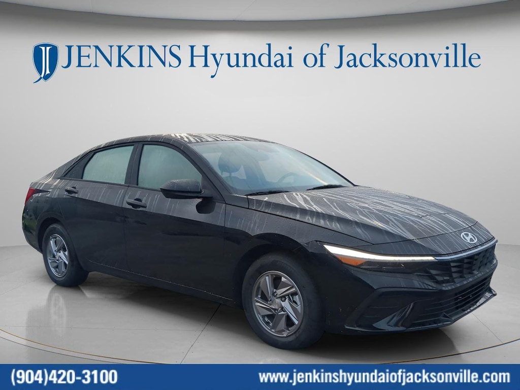 New 2025 Hyundai Elantra SE Sedan