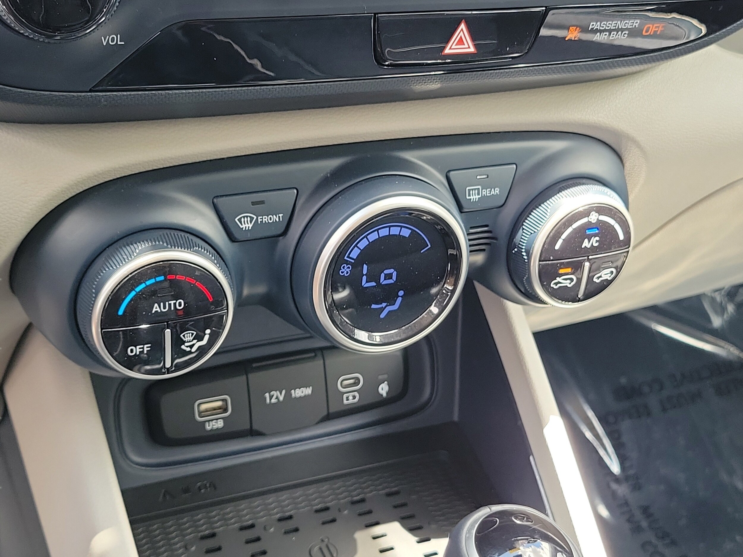2023 Hyundai Venue Limited - Photo 35