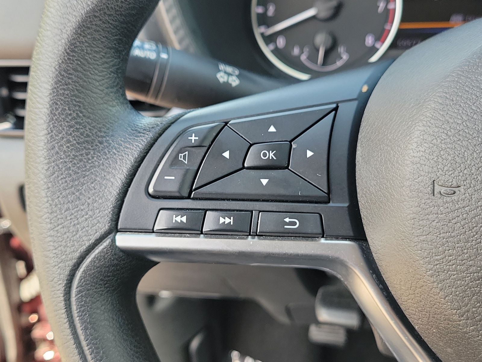 2024 Nissan Sentra SV - Photo 28