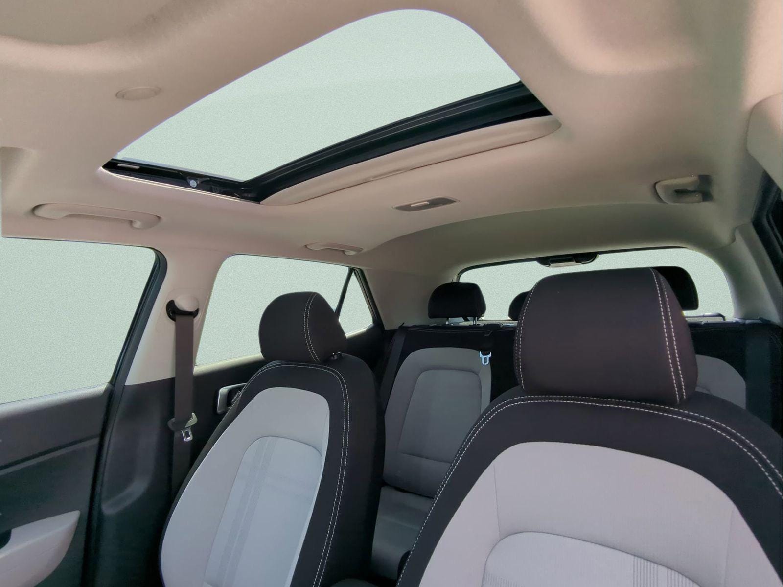 2025 Hyundai Venue SEL - Photo 24