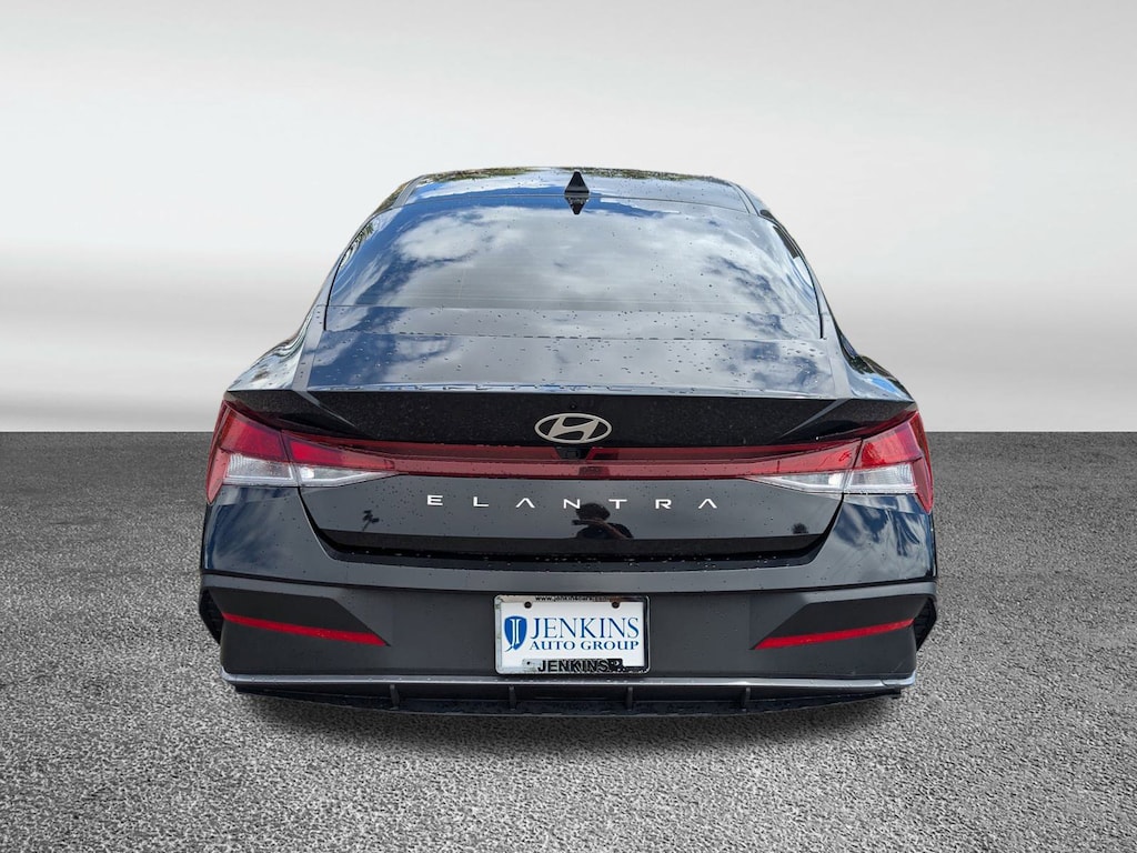 Used 2024 Hyundai Elantra SEL Sedan