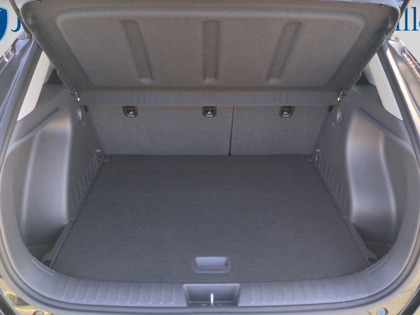 2025 Hyundai Kona SEL - Photo 17
