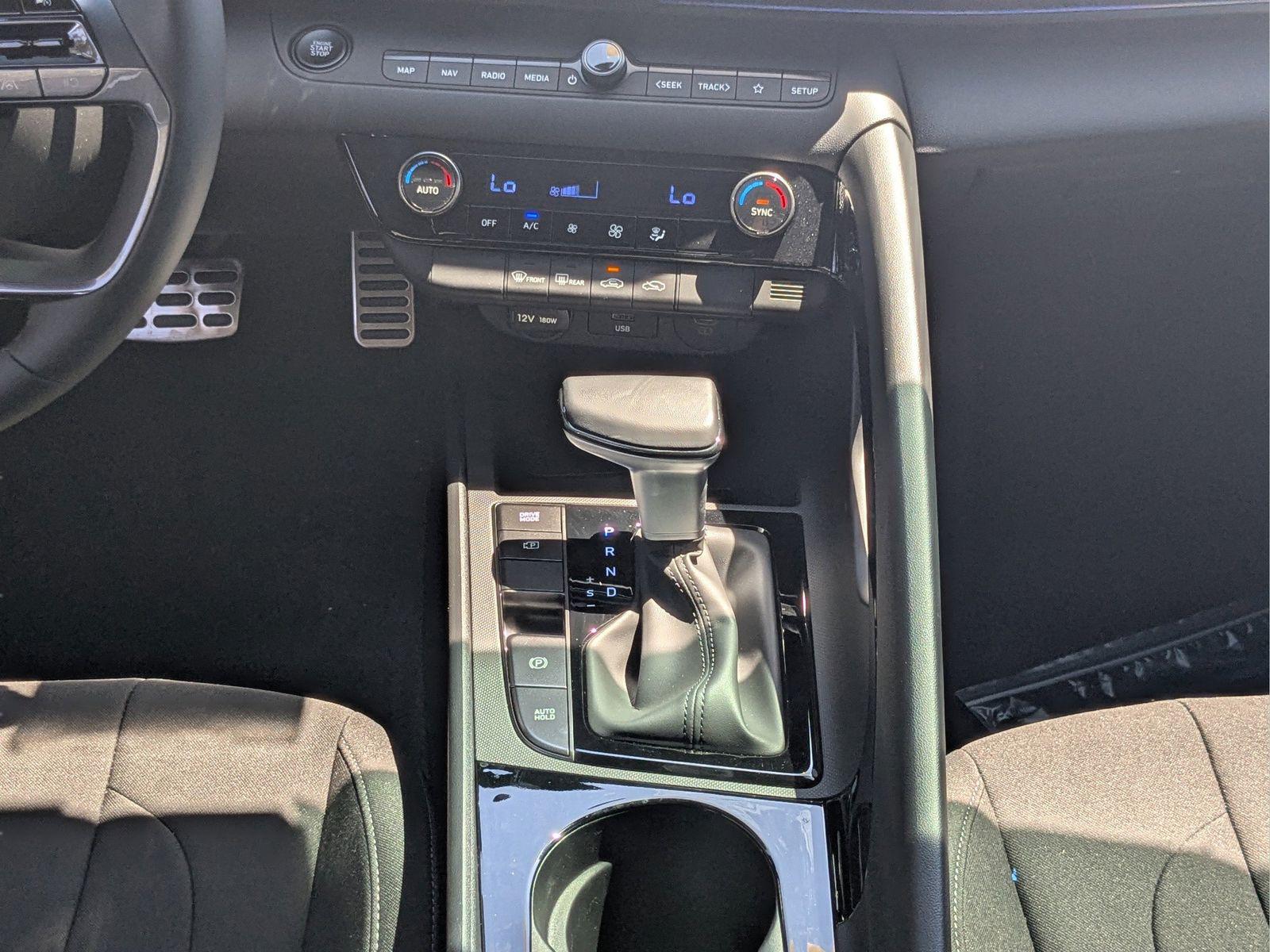 2025 Hyundai Elantra Blue - Photo 22