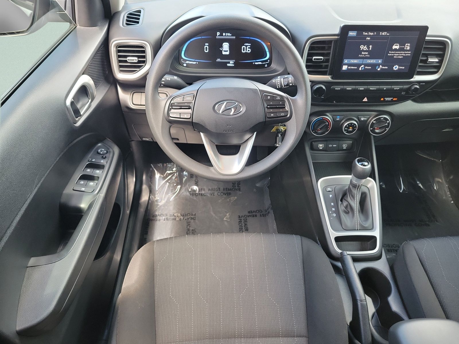 2025 Hyundai Venue SE - Photo 23