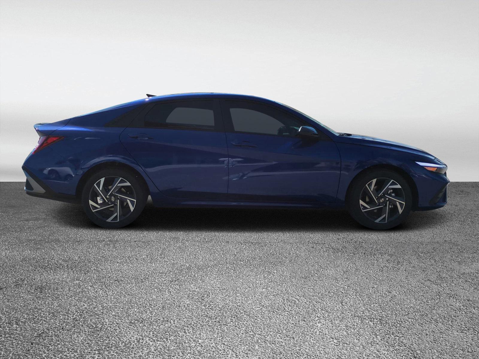 2025 Hyundai Elantra SEL Sport photo 2