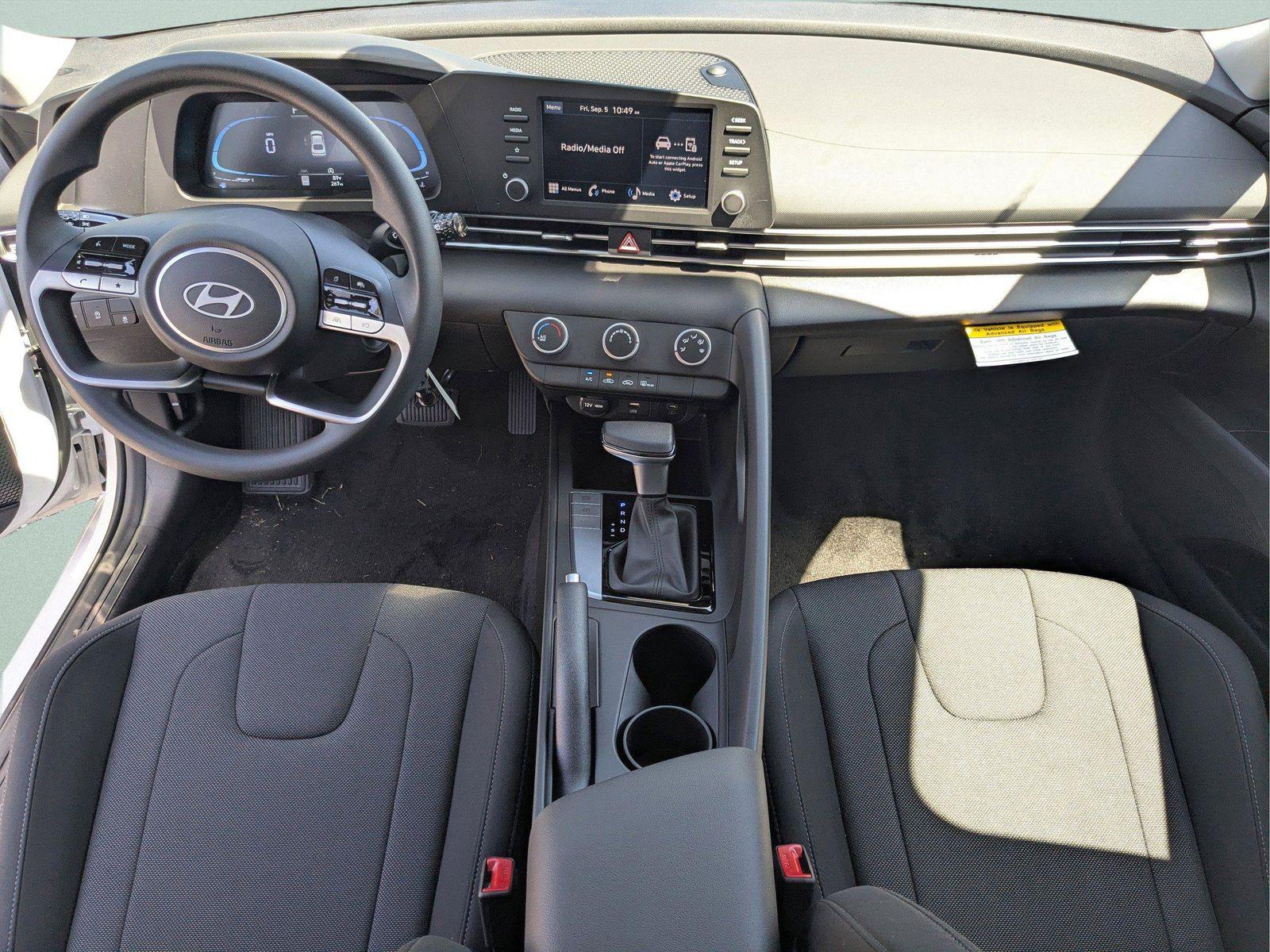 2025 Hyundai Elantra SE - Photo 20