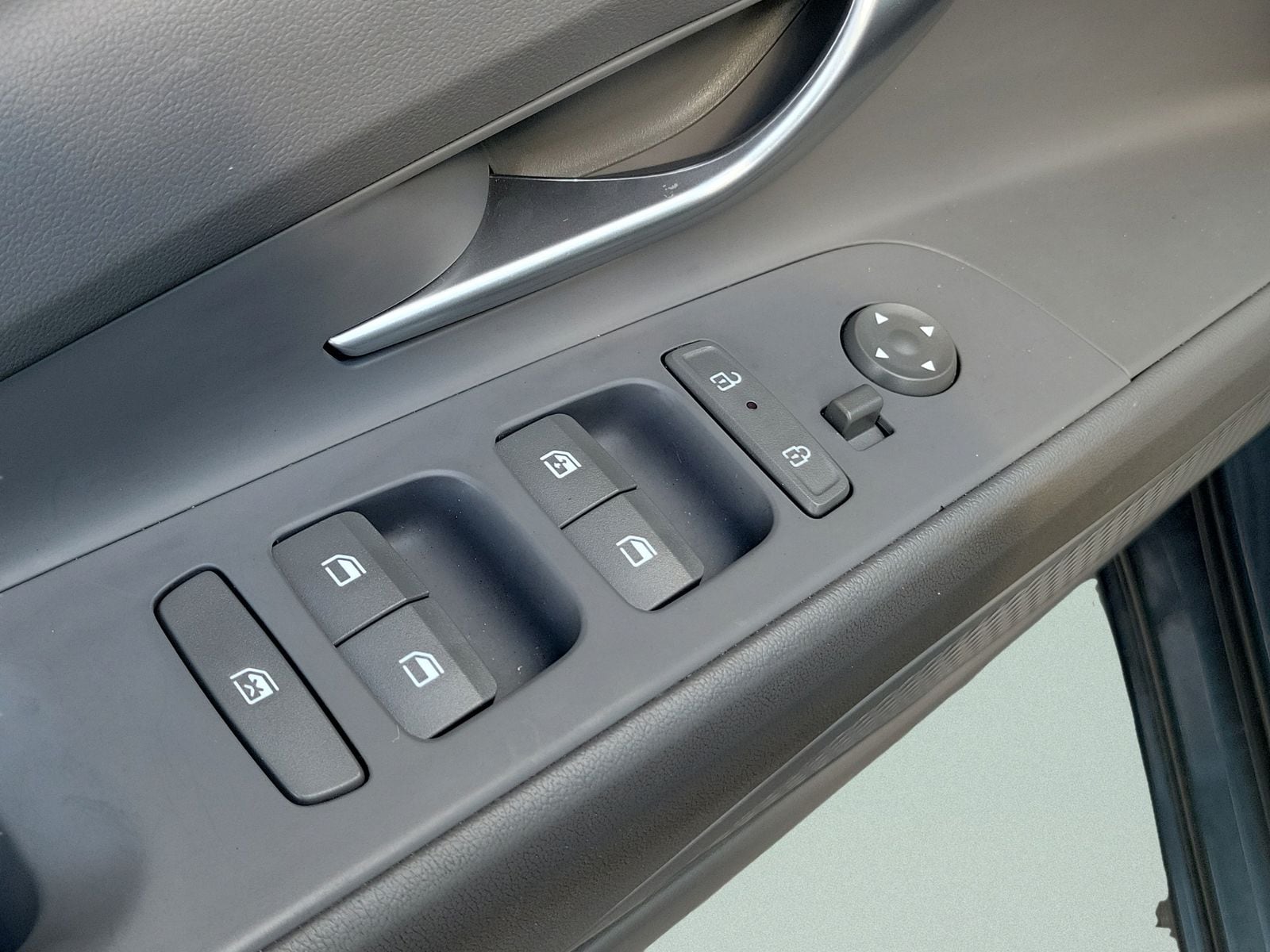 2024 Hyundai Elantra SEL - Photo 28