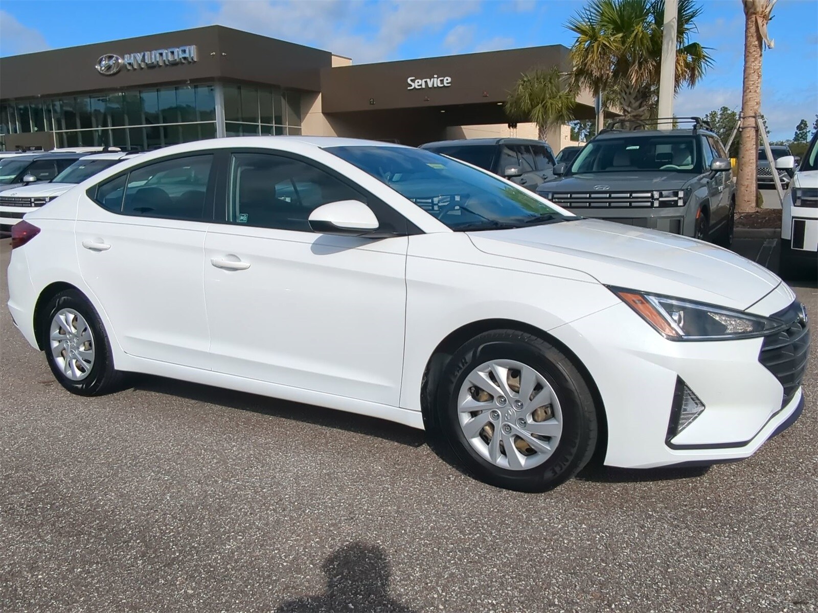 2019 Hyundai Elantra SE photo 2