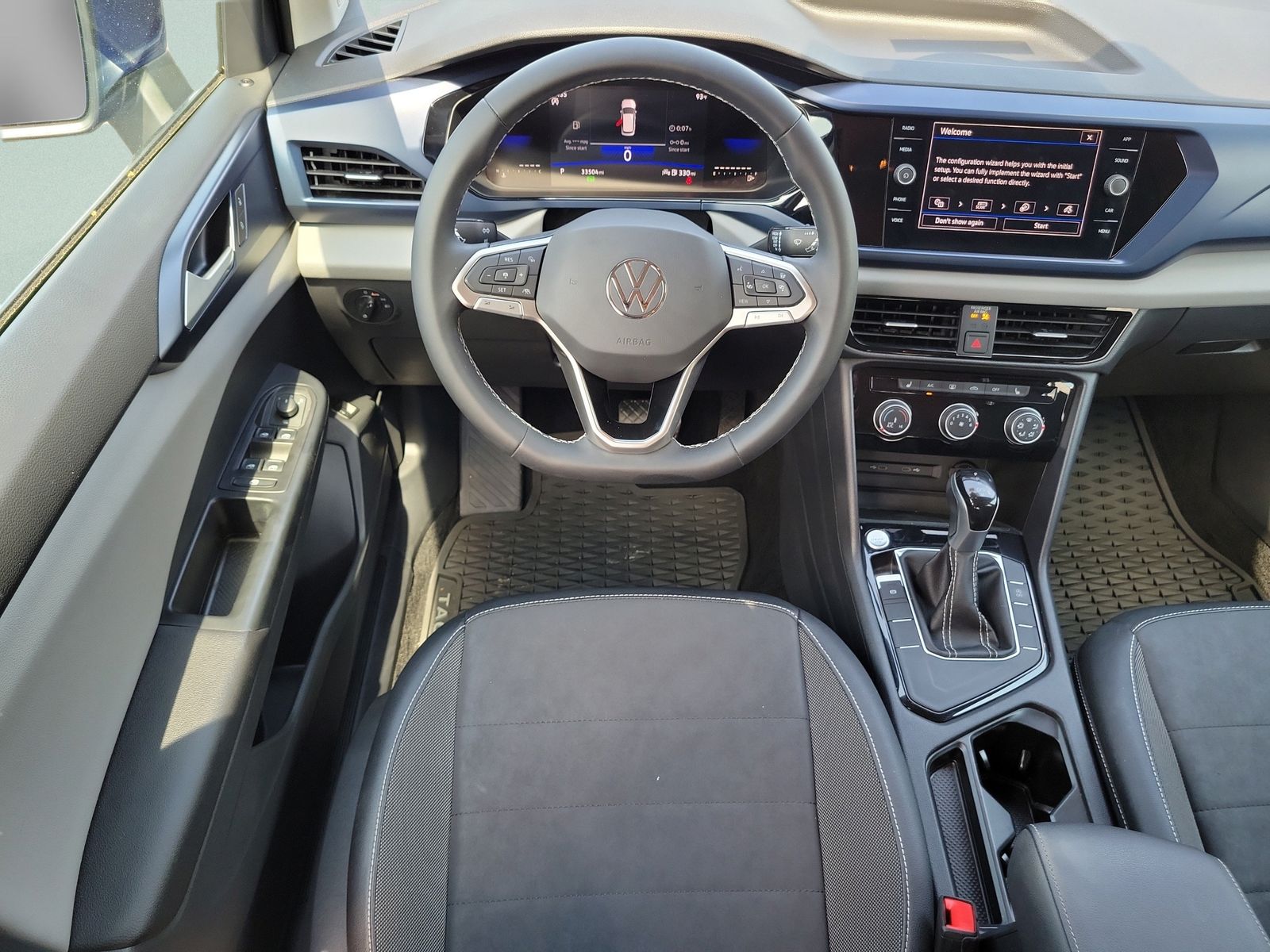 2023 Volkswagen Taos SE - Photo 24