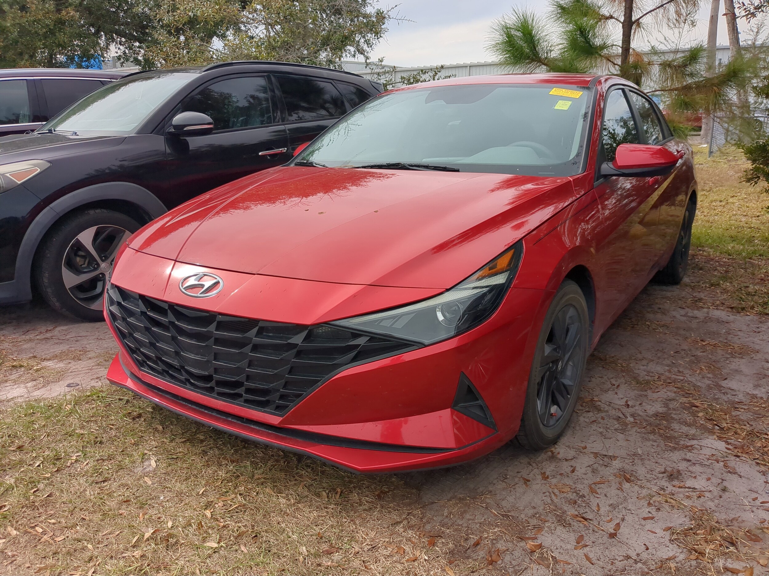 2022 Hyundai Elantra SEL photo 2