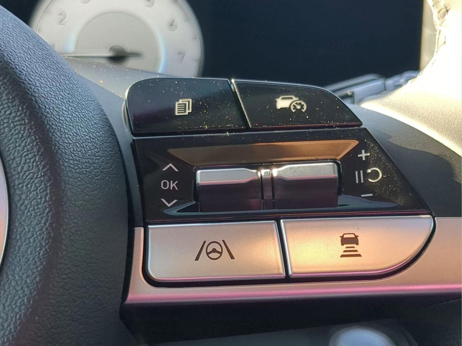 2025 Hyundai Elantra SEL - Photo 30