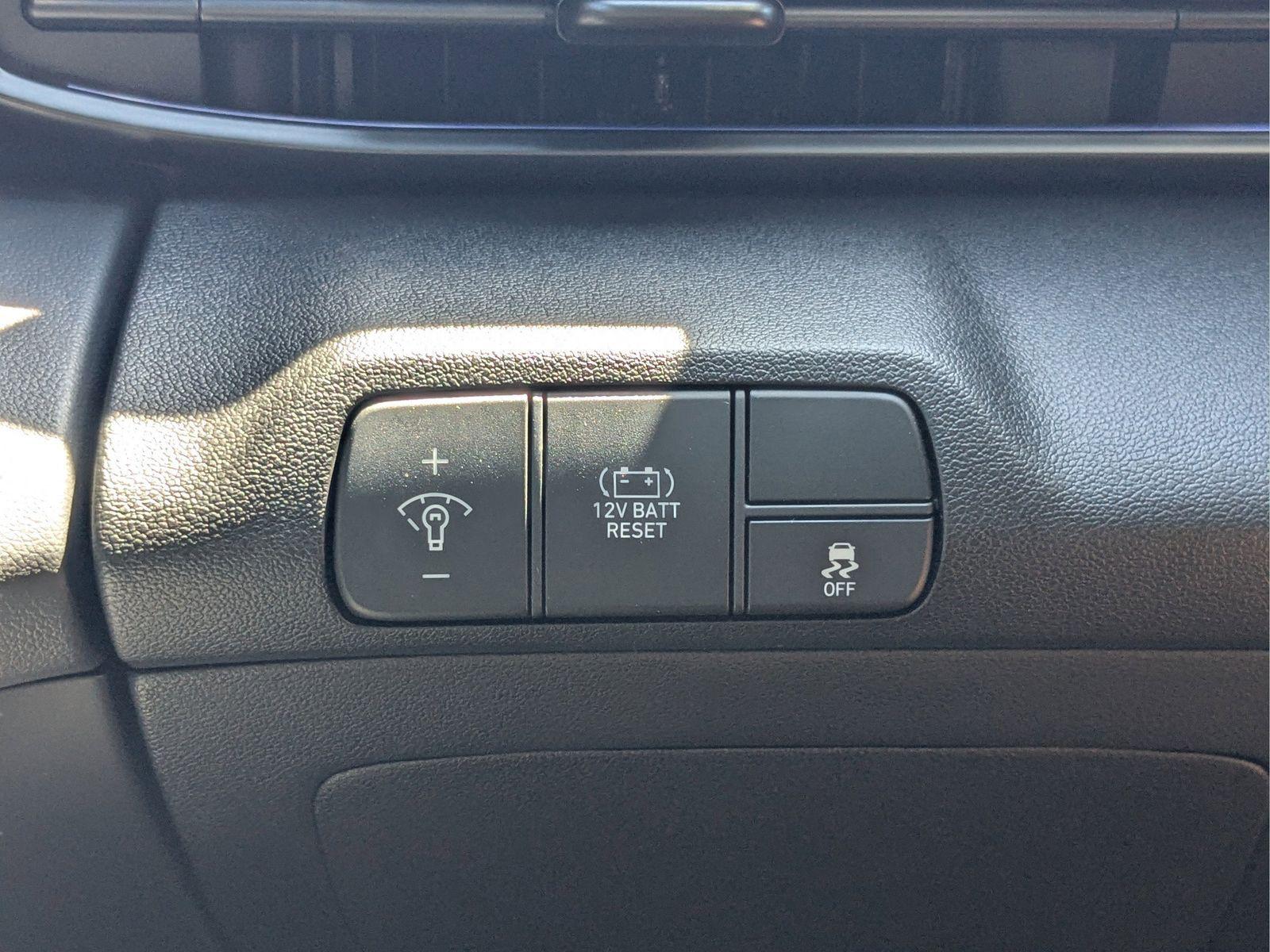 2025 Hyundai Elantra Blue - Photo 29