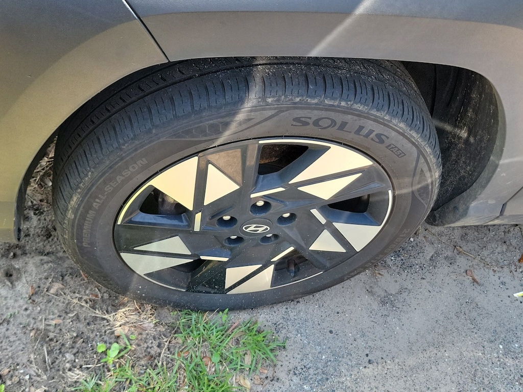 Certified 2025 Hyundai Kona SEL Convenience SUV