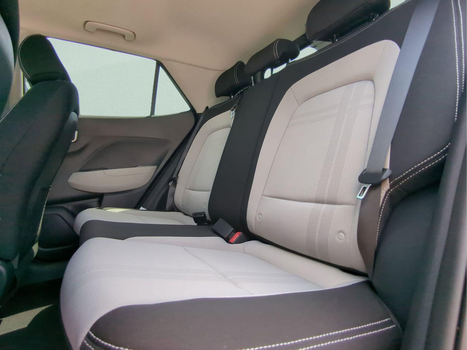 2025 Hyundai Venue SEL - Photo 17