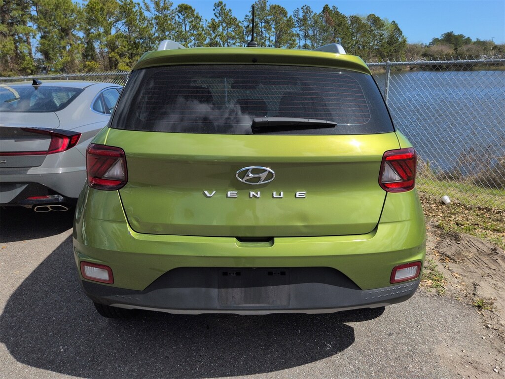Used 2023 Hyundai Venue SEL SUV